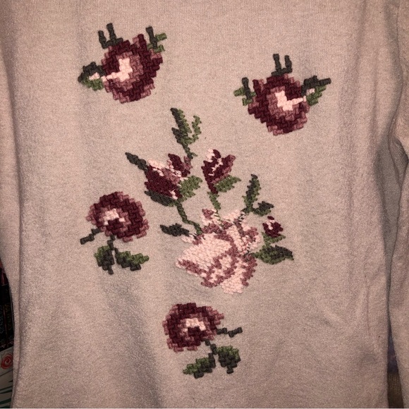 Punt Roma | Vintage Sweater With Embroidered Roses | Beige - Picture 3 of 5